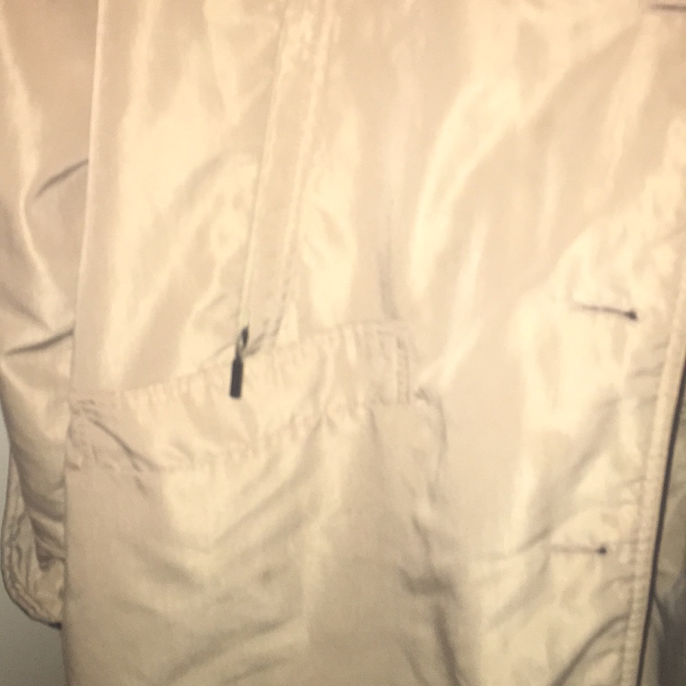 Light weight jacket - Picture 2 of 4